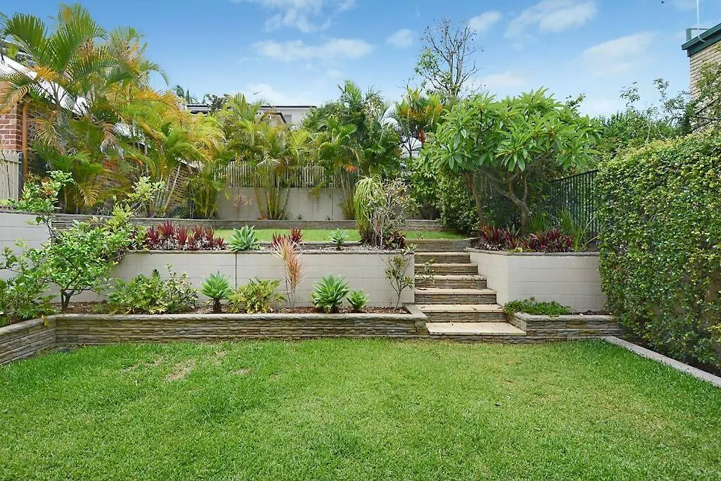 The Family Getaway ~ 3 Bed/2 Bath/1Car ~ Wooloowin Villa Brisbane Holiday home