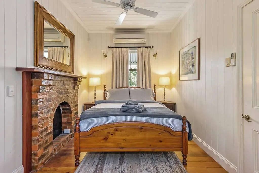 Holiday home The Family Getaway ~ 3 Bed/2 Bath/1Car ~ Wooloowin Villa Brisbane